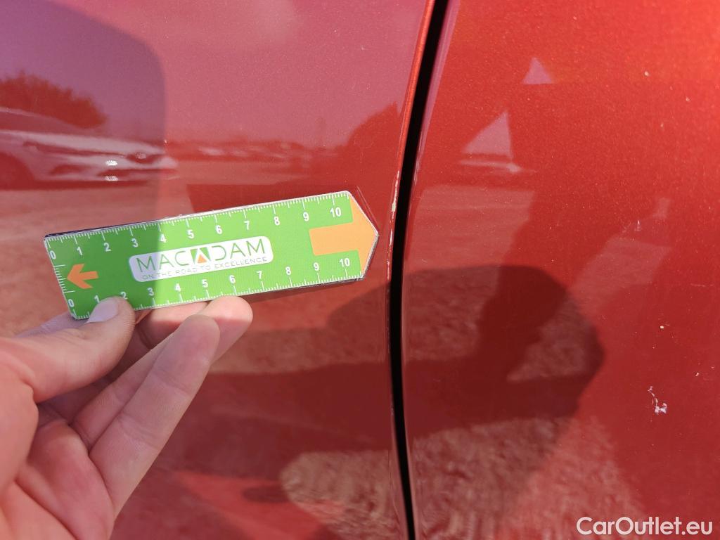  Bmw  Serie 3 BMW  / 2018 / 4P / sedán 318d Auto. #18