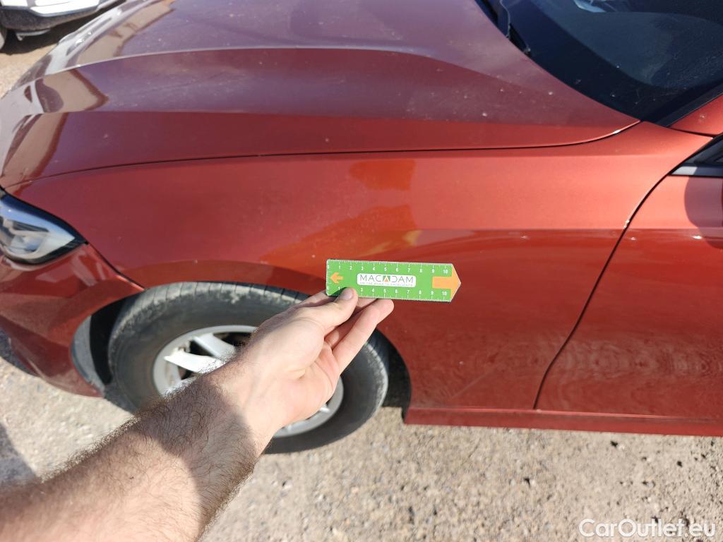  Bmw  Serie 3 BMW  / 2018 / 4P / sedán 318d Auto. #12