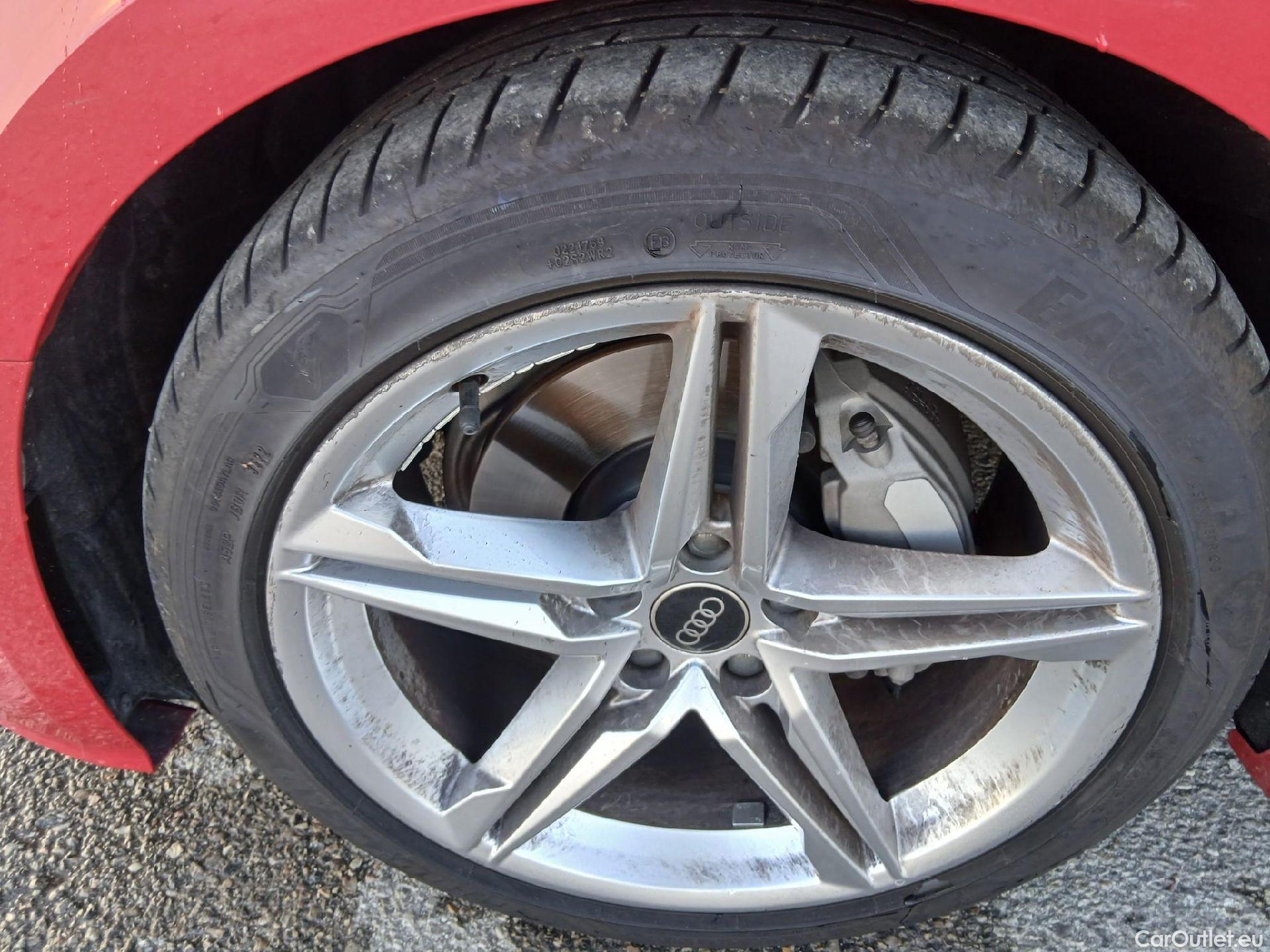  Audi  A5 Sportback AUDI A5 / 2019 / 5P / berlina con portón S Line 40 TDI quattro S tronic Sportback #3