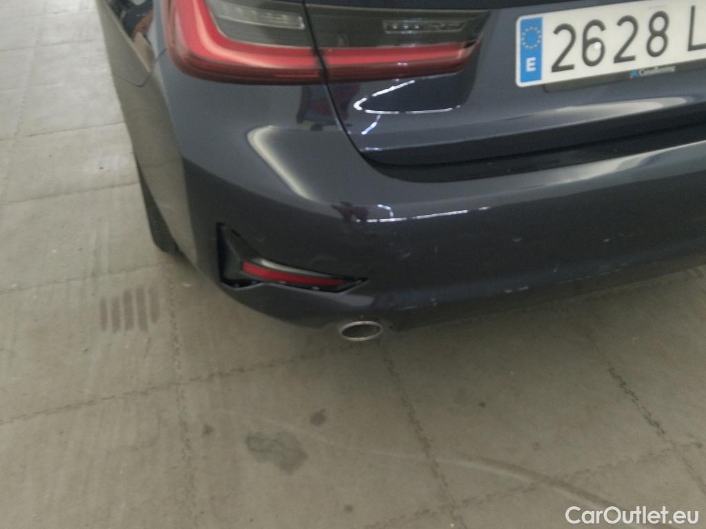  Bmw  Serie 3 BMW  / 2018 / 4P / sedán 318d Auto. #3