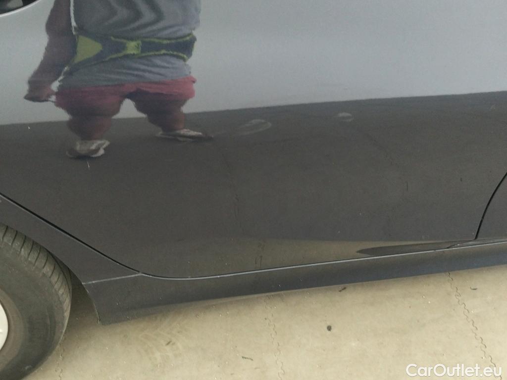  Bmw  Serie 3 BMW  / 2018 / 4P / sedán 318d Auto. #13