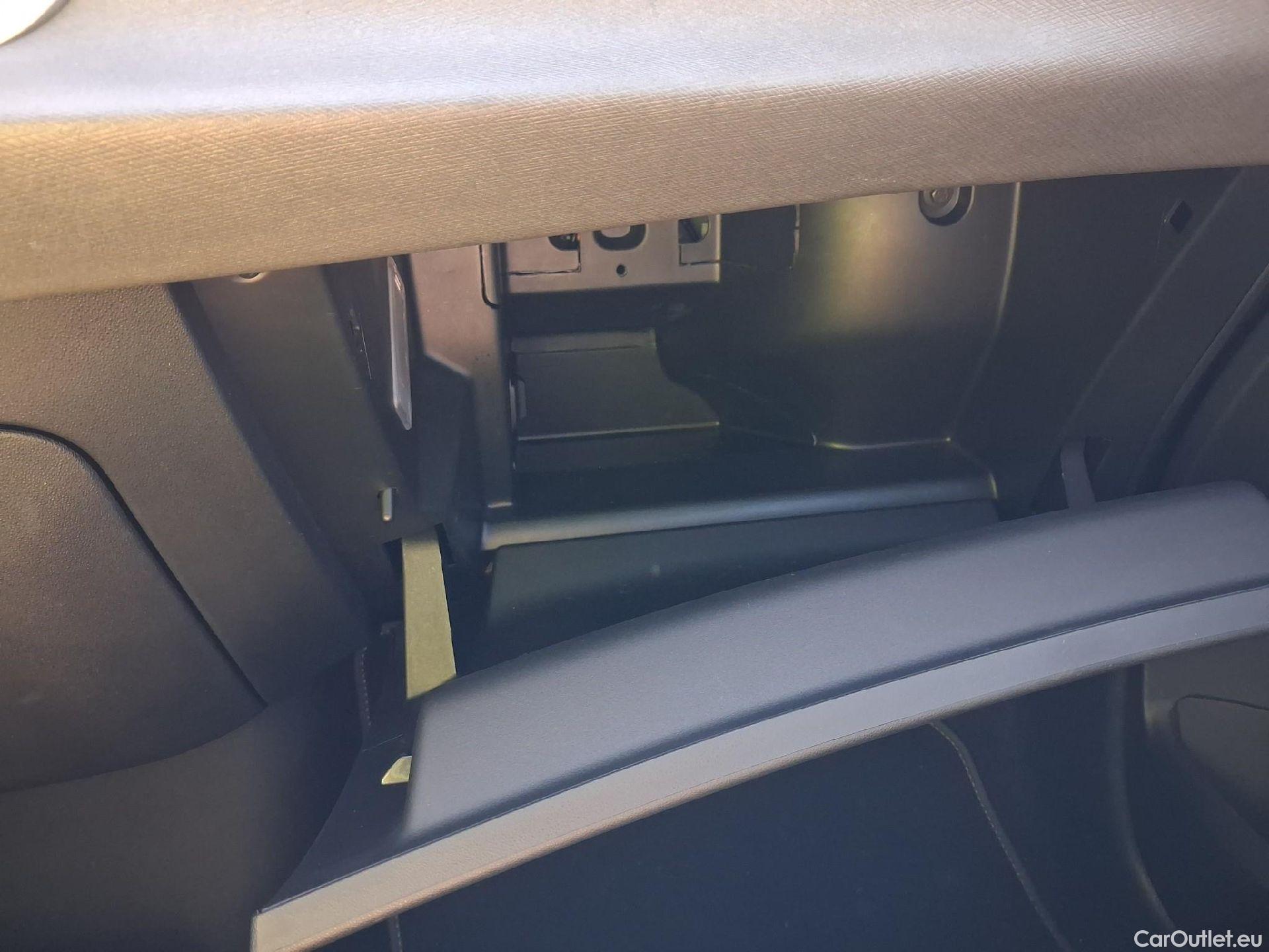  Citroen  C4 Grand Picasso CITROEN Grand C4 Spacetourer / 2016 / 5P / monovolumen PureTech 96KW (130CV) S&S 6v Shine #3