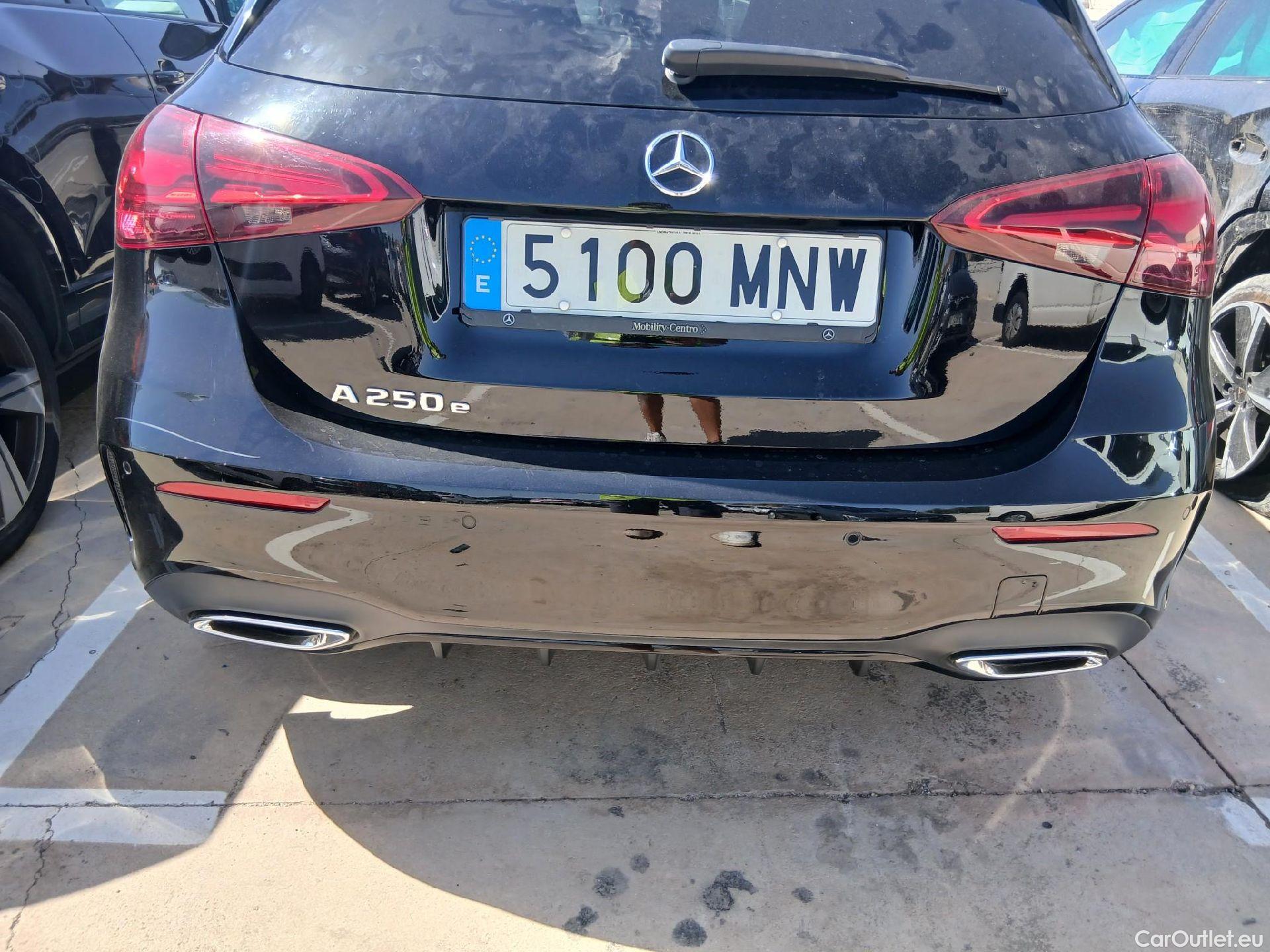  Mercedes  A-Klasse MERCEDES-BENZ Clase A / 2022 / 5P / berlina con portón A 250 e #25