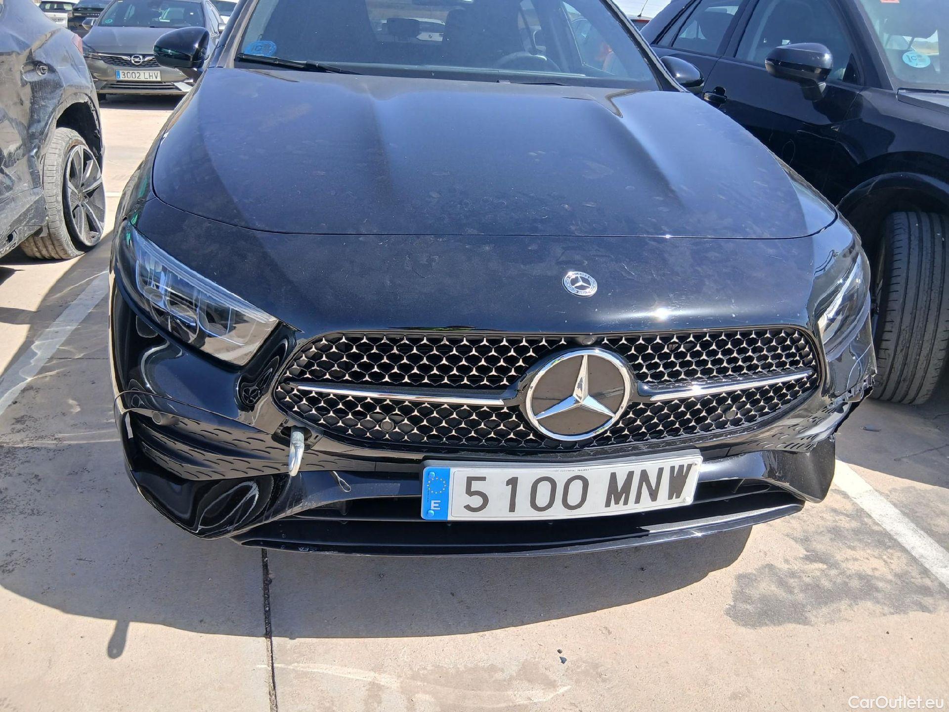  Mercedes  A-Klasse MERCEDES-BENZ Clase A / 2022 / 5P / berlina con portón A 250 e #4