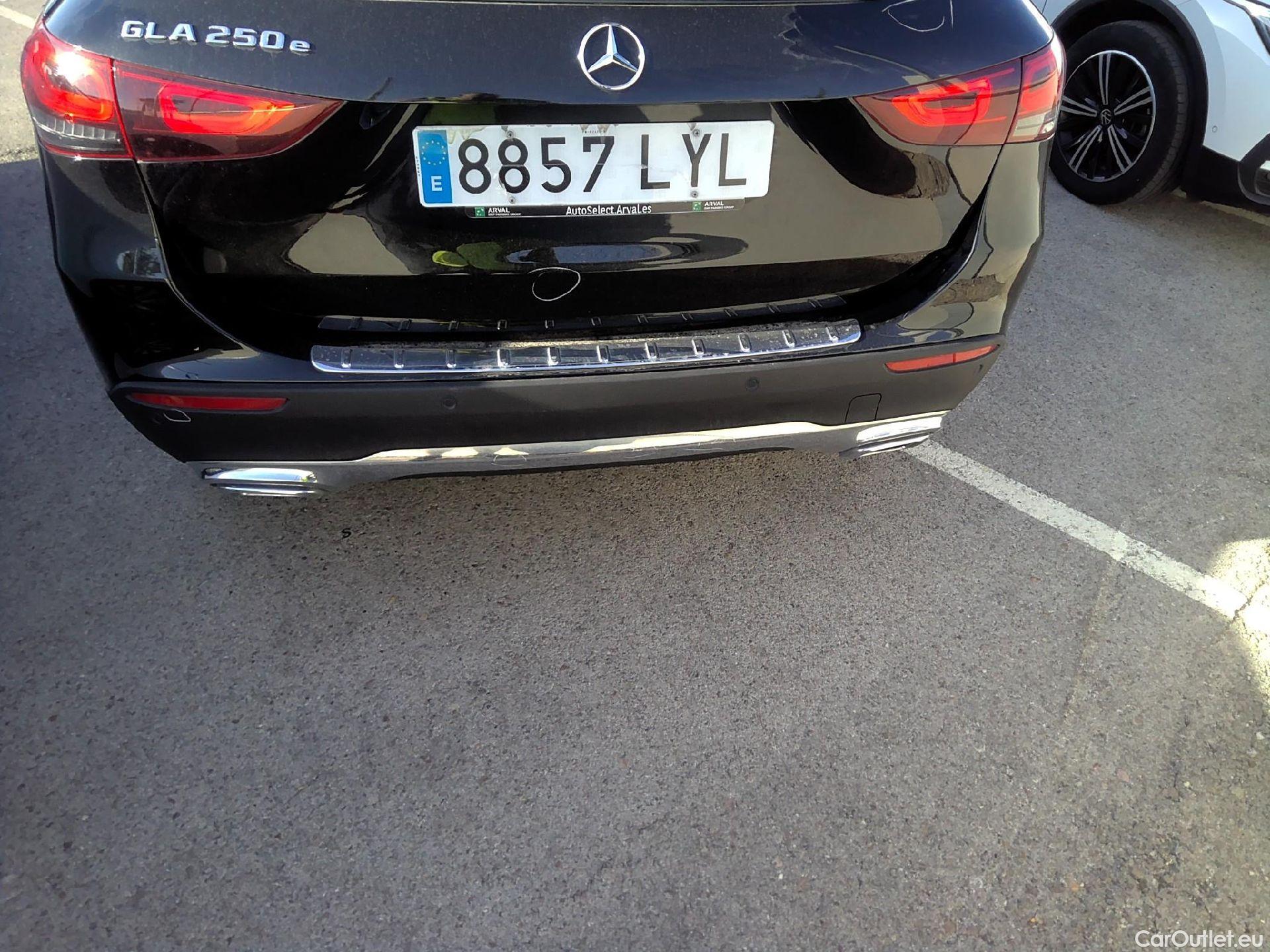  Mercedes  GLA MERCEDES-BENZ  / 2020 / 5P / todoterreno  250 e #33