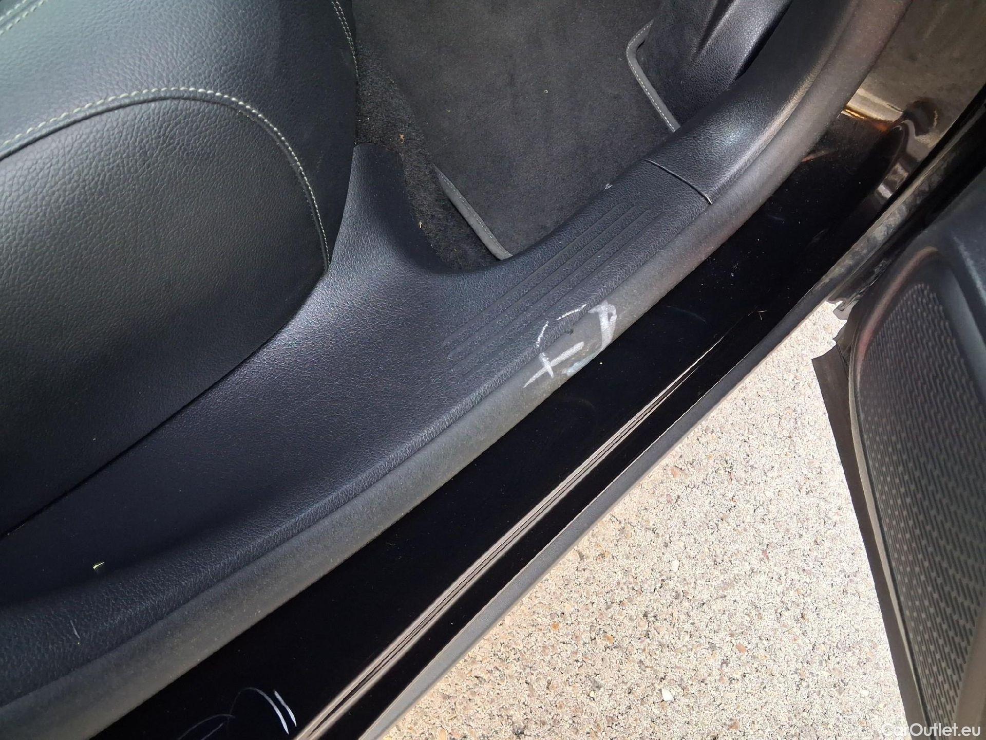  Mercedes  GLA MERCEDES-BENZ  / 2020 / 5P / todoterreno  250 e #9