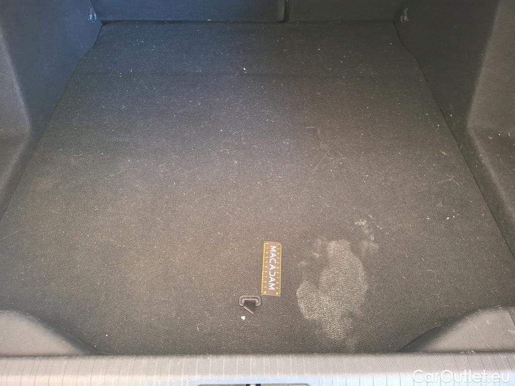  Citroen  C4  X Feel Pack 1.2 PureTech 130CV BVA8 6E #9