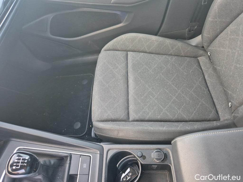  Volkswagen  Golf  VIII Berlina Life 2.0 TDI 115CV MT6 E6d #15