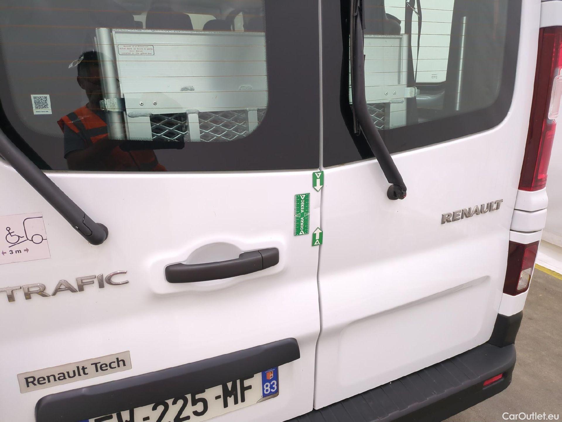  Renault  Trafic RENAULT  / 2019 / 4P / Combi Zen L1 dCi 120 S&S - 8 pl #11