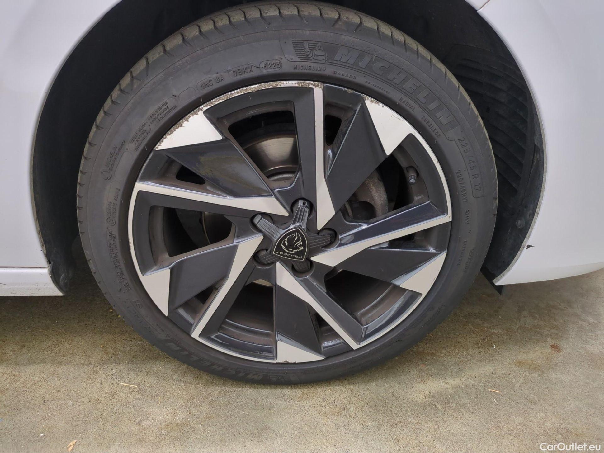  Peugeot  308  Allure 1.2 PureTech 130CV BVM6 E6d #18