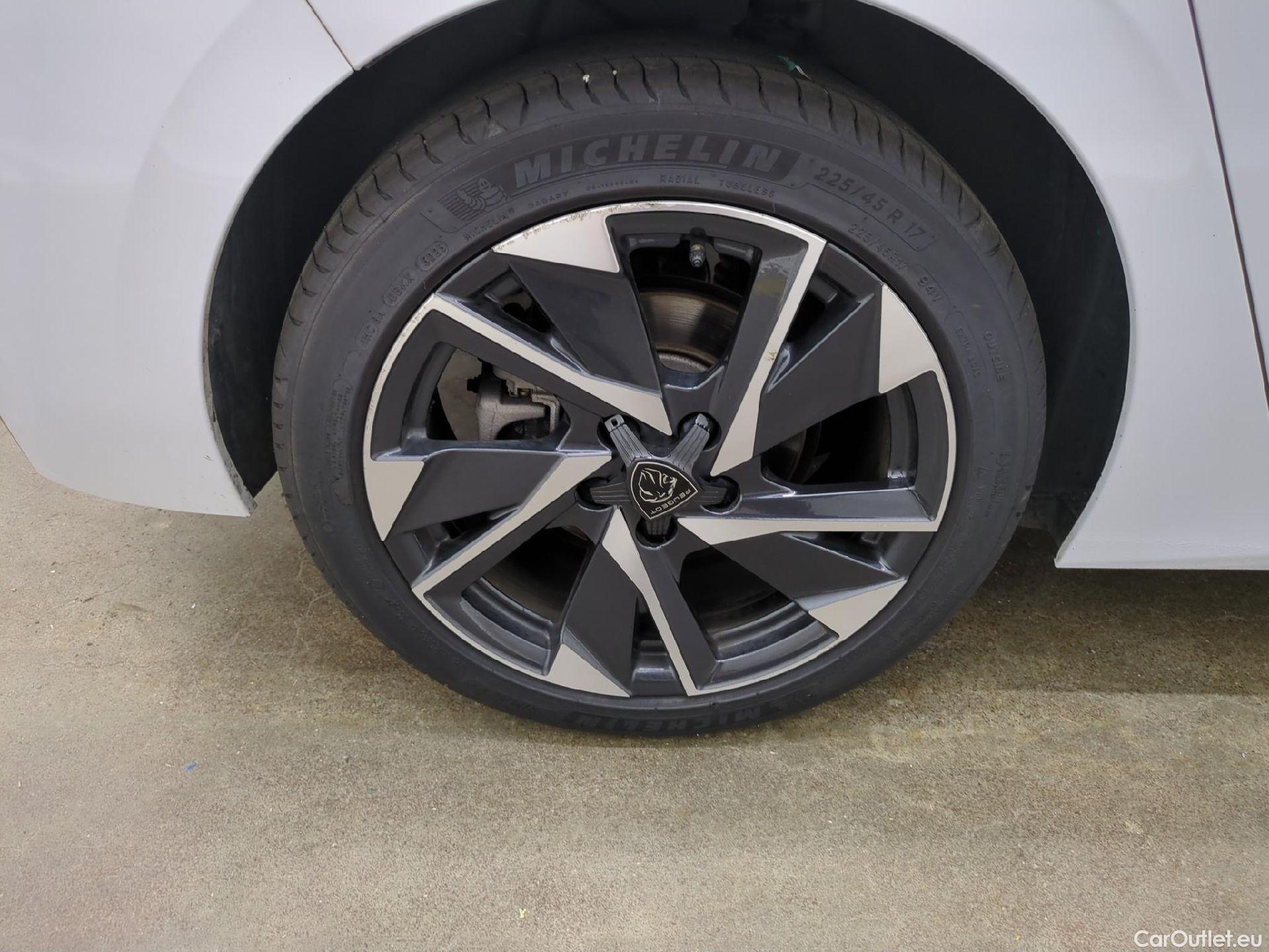  Peugeot  308  Allure 1.2 PureTech 130CV BVM6 E6d #13