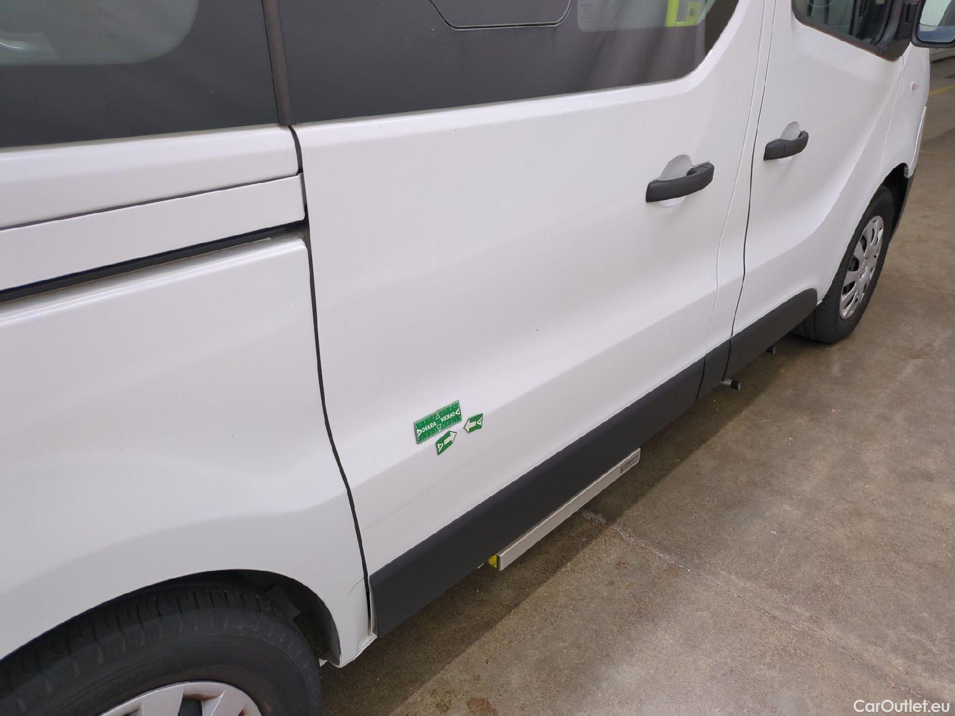  Renault  Trafic RENAULT  / 2019 / 4P / Combi Zen L1 dCi 120 S&S - 8 pl #19