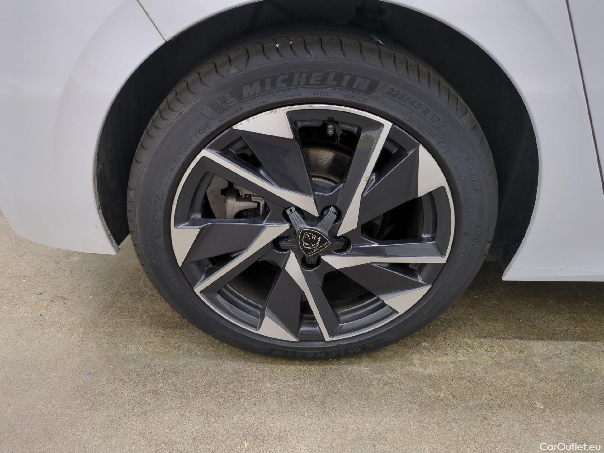  Peugeot  308  Allure 1.2 PureTech 130CV BVM6 E6d #17