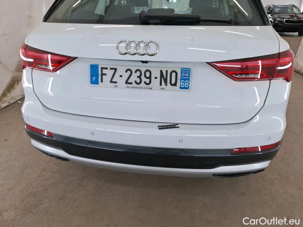  Audi  Q3 AUDI  / 2018 / 5P / SUV 35 TFSI 150 MHEV S TRONIC DESIGN LUXE #19
