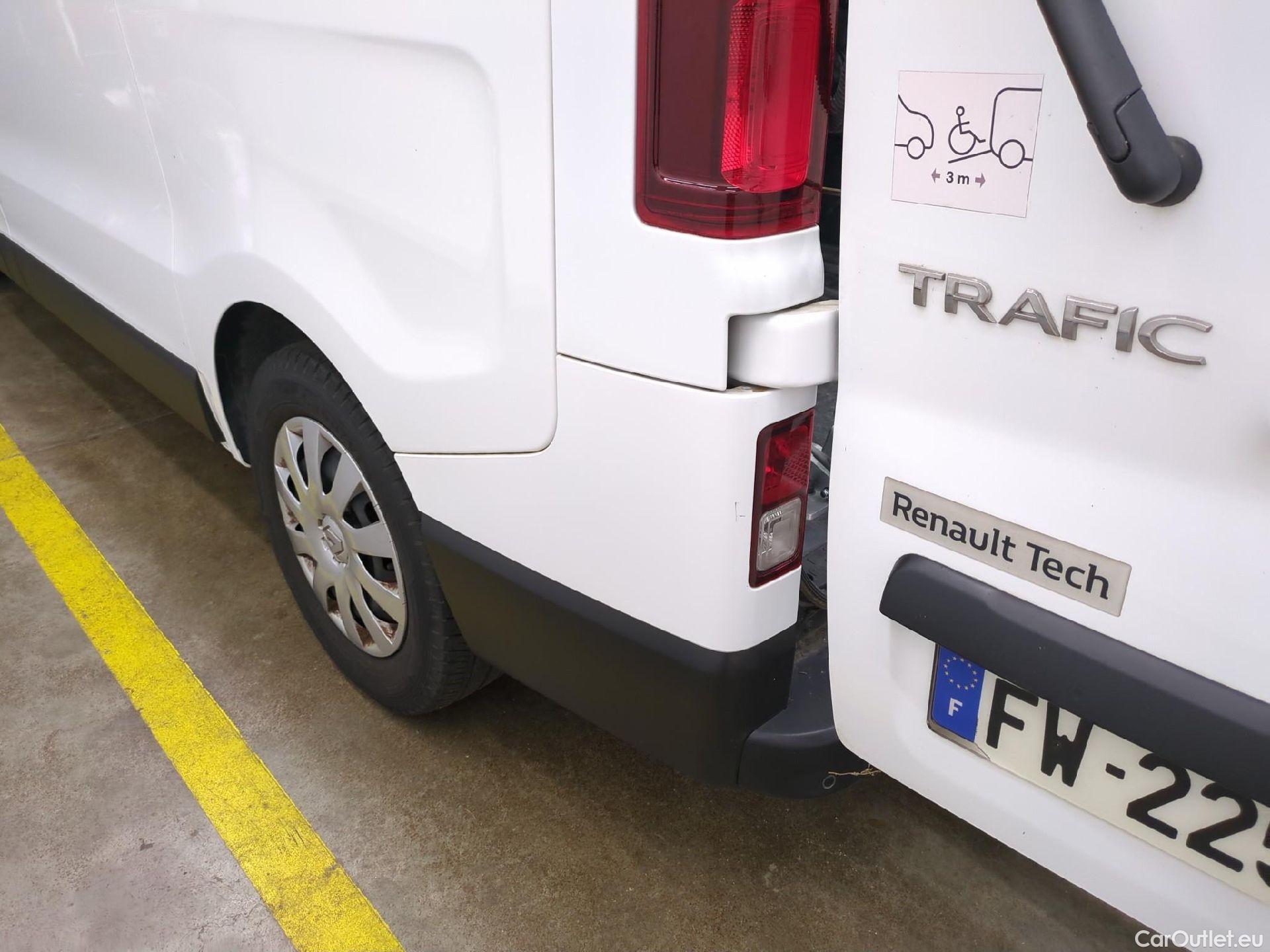  Renault  Trafic RENAULT  / 2019 / 4P / Combi Zen L1 dCi 120 S&S - 8 pl #6