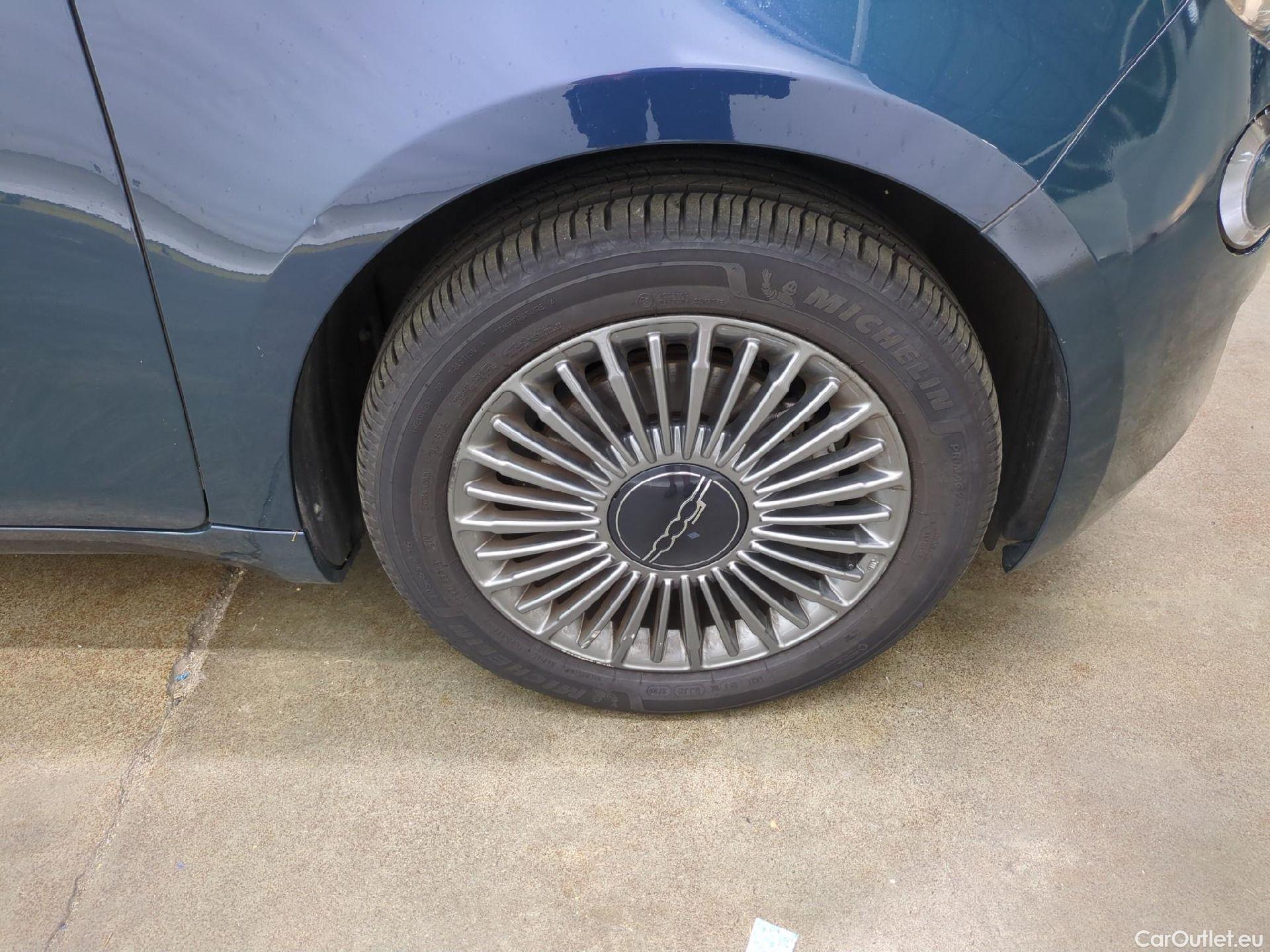  Fiat  500  e Icone Plus 42kWh BVA #56