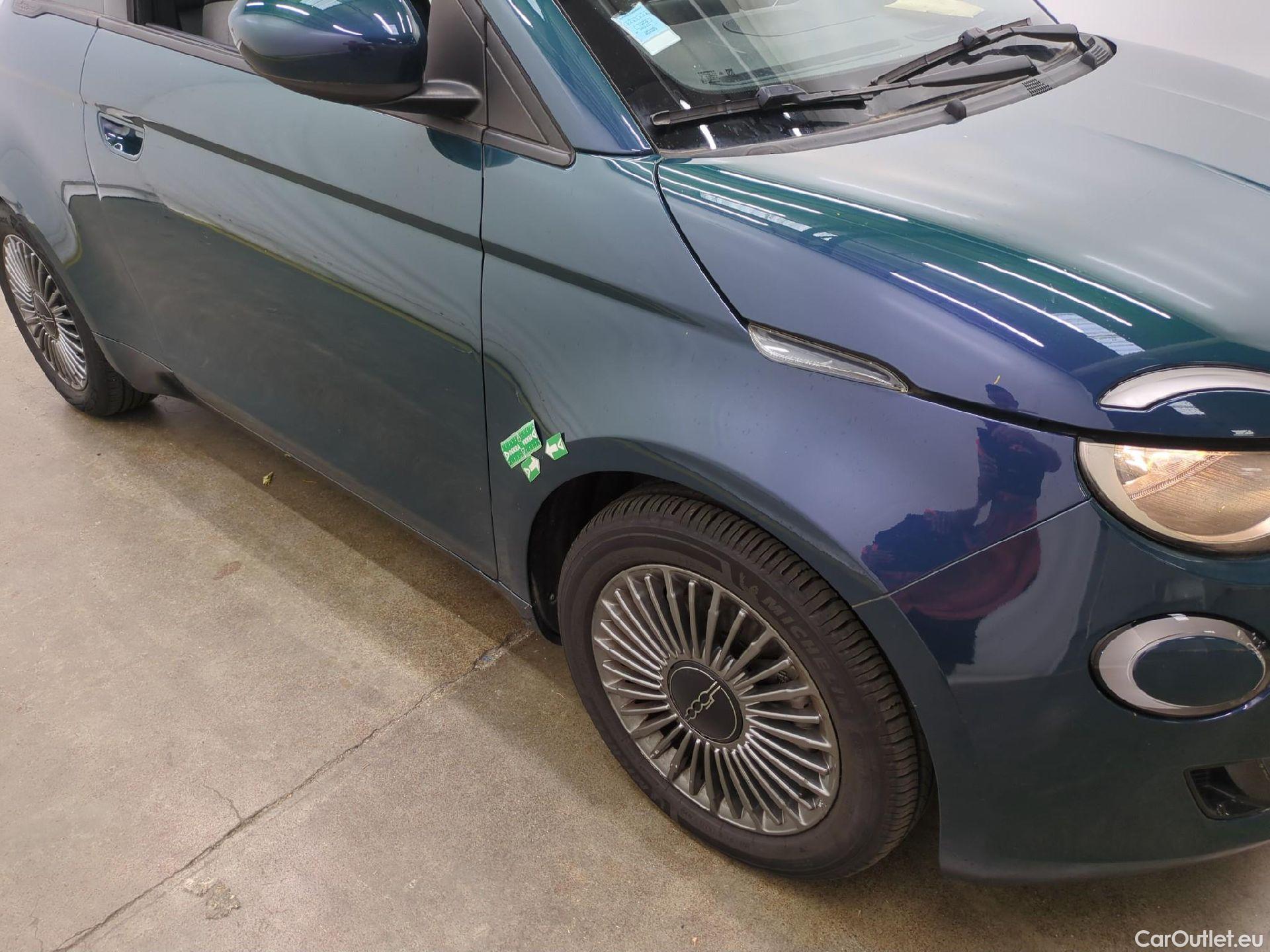  Fiat  500  e Icone Plus 42kWh BVA #54