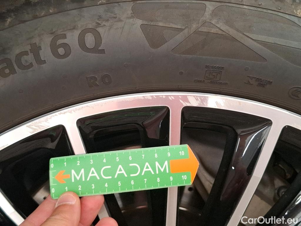  Mercedes  GLC MERCEDES-BENZ  / 2022 / 5P / SUV  400 e AMG Line 4MATIC #9