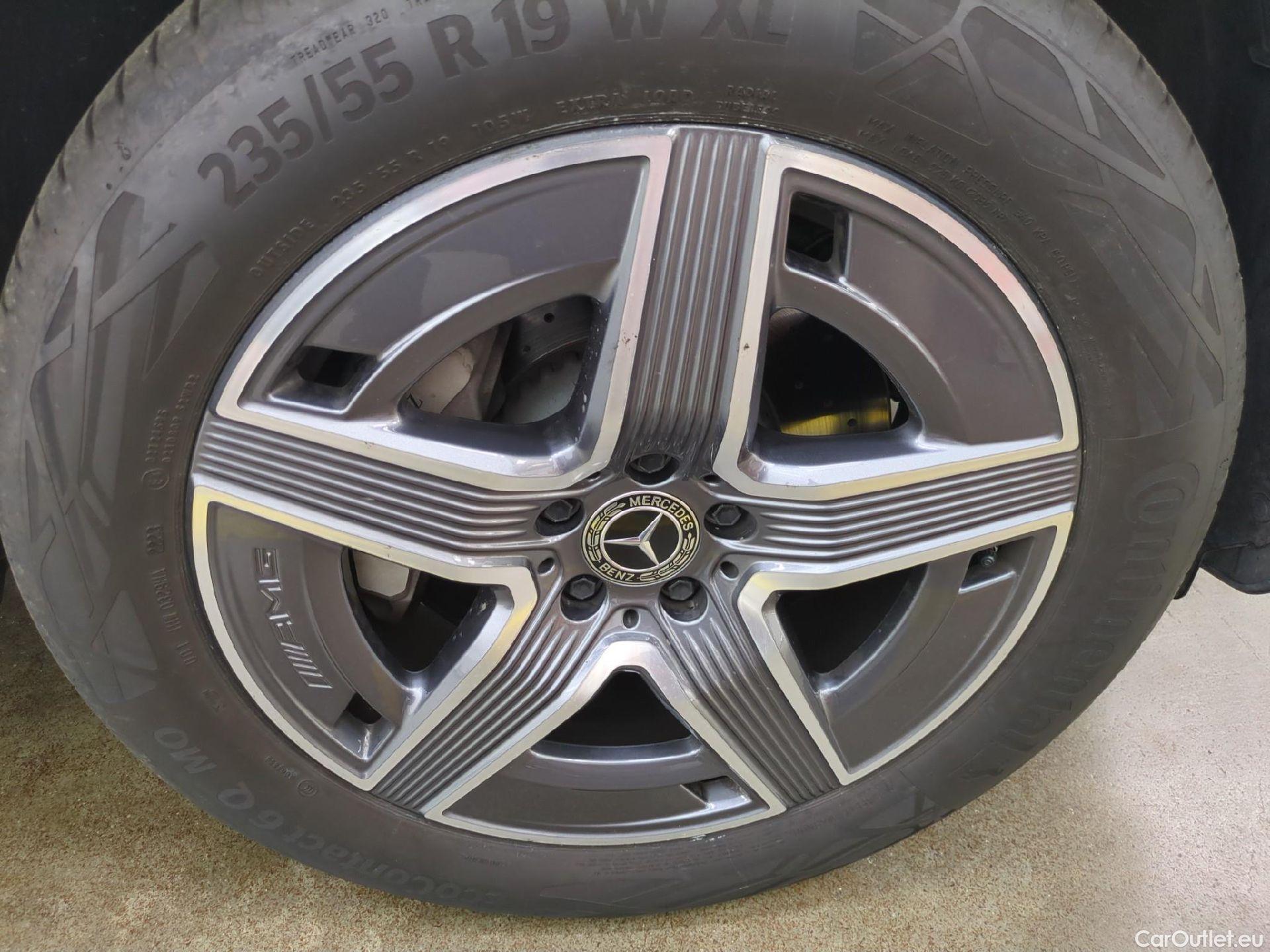  Mercedes  GLC MERCEDES-BENZ  / 2022 / 5P / SUV  300 e AMG Line 4MATIC #5