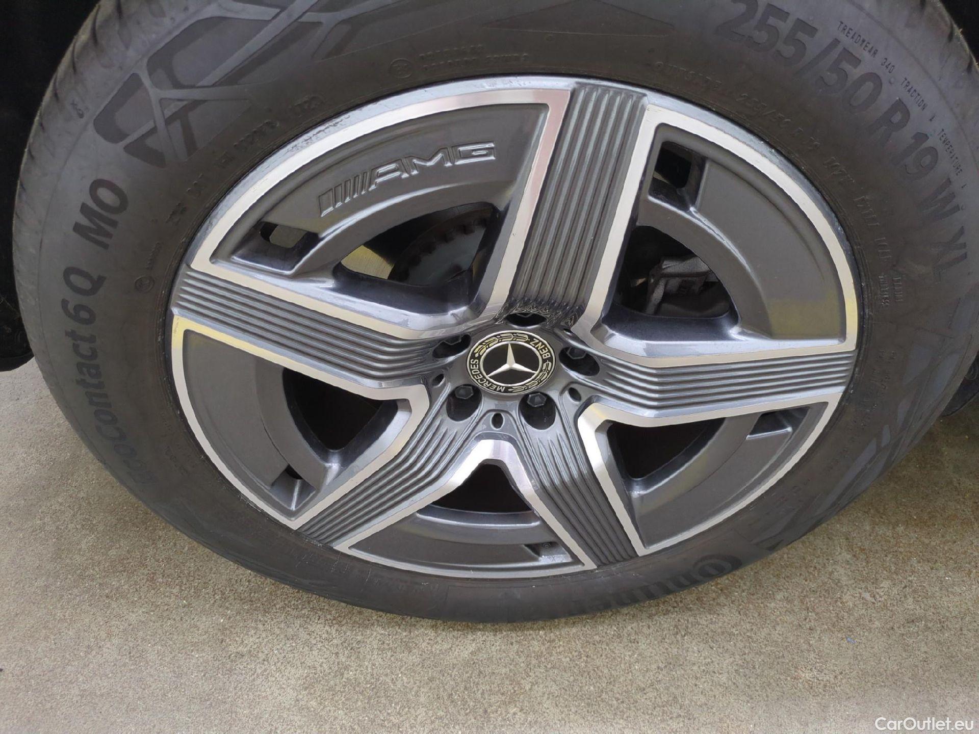  Mercedes  GLC MERCEDES-BENZ  / 2022 / 5P / SUV  300 e AMG Line 4MATIC #11