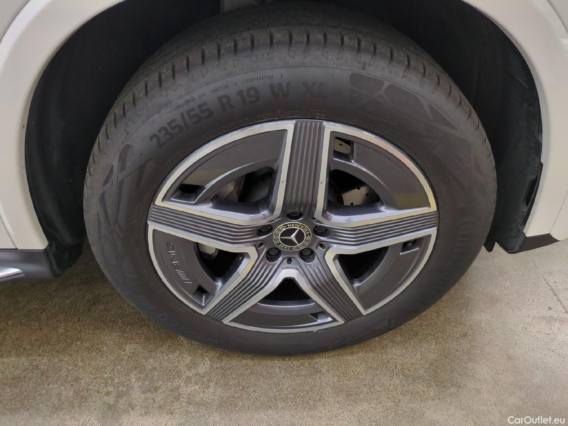  Mercedes  GLC MERCEDES-BENZ  / 2022 / 5P / SUV  300 e AMG Line 4MATIC #3