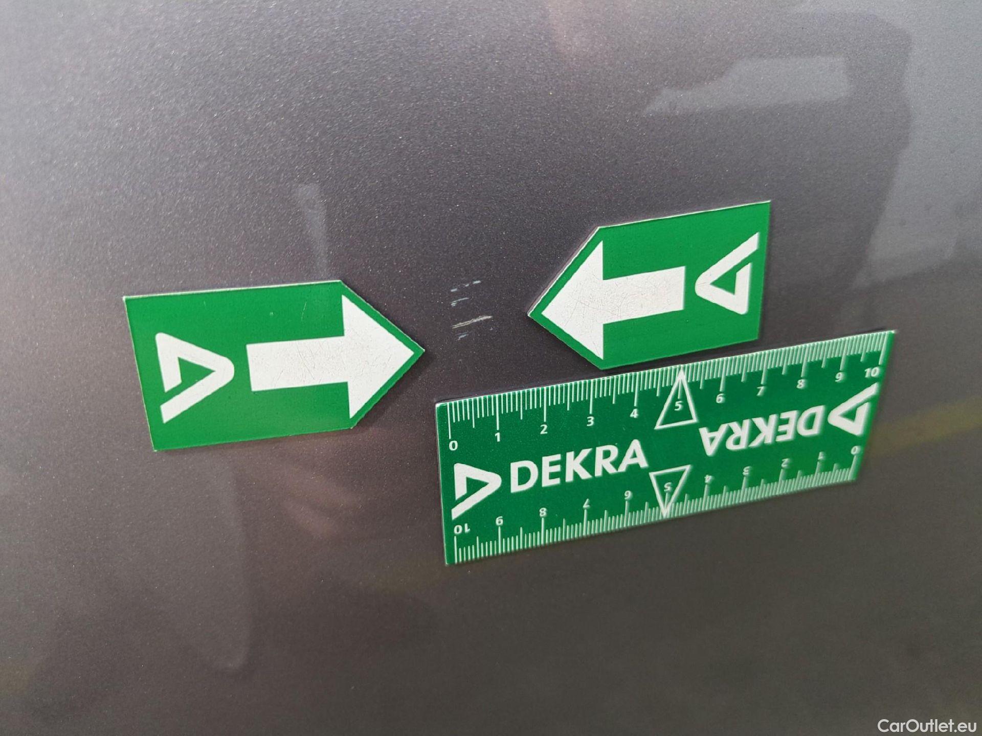  Toyota  C-HR TOYOTA  / 2016 / 5P / SUV 2.0 HYBRIDE 184 GRAPHIC #11