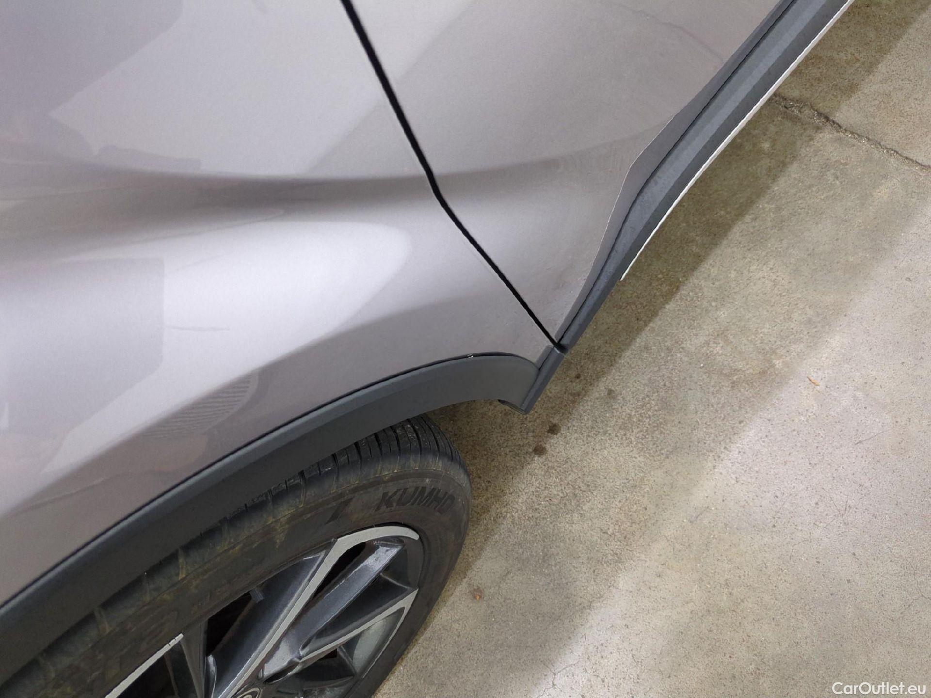  Toyota  C-HR TOYOTA  / 2016 / 5P / SUV 2.0 HYBRIDE 184 GRAPHIC #23
