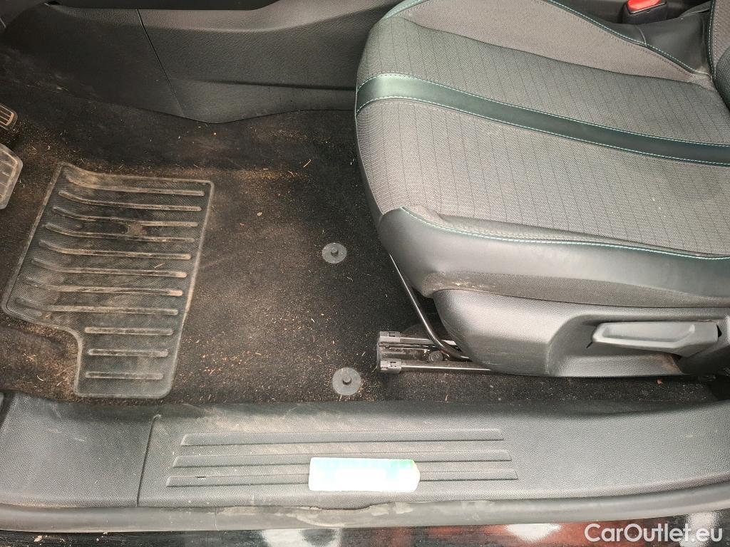  Peugeot  2008  Allure 1.2 PureTech 130CV BVA8 E6d #24