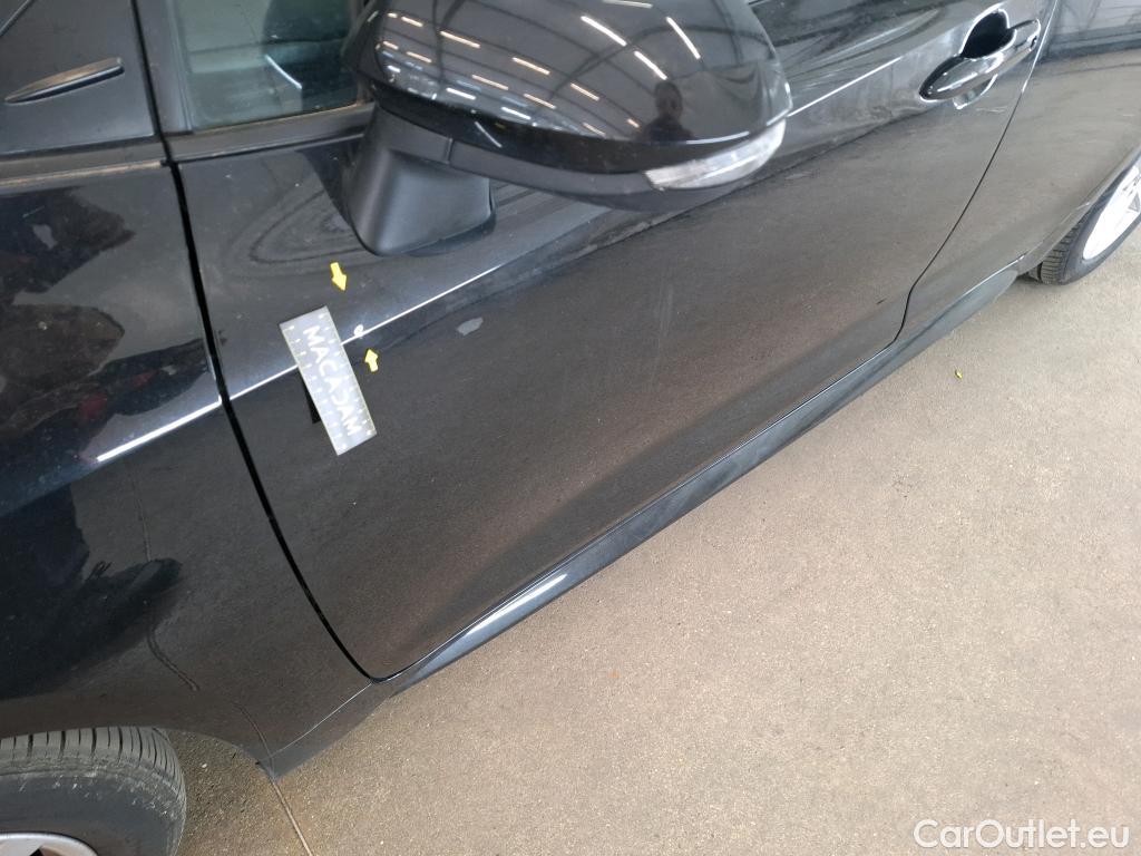  Toyota  Corolla TOYOTA  / 2018 / 5P / Berline Hybride 122h Dynamic Business Beyond Zer #29