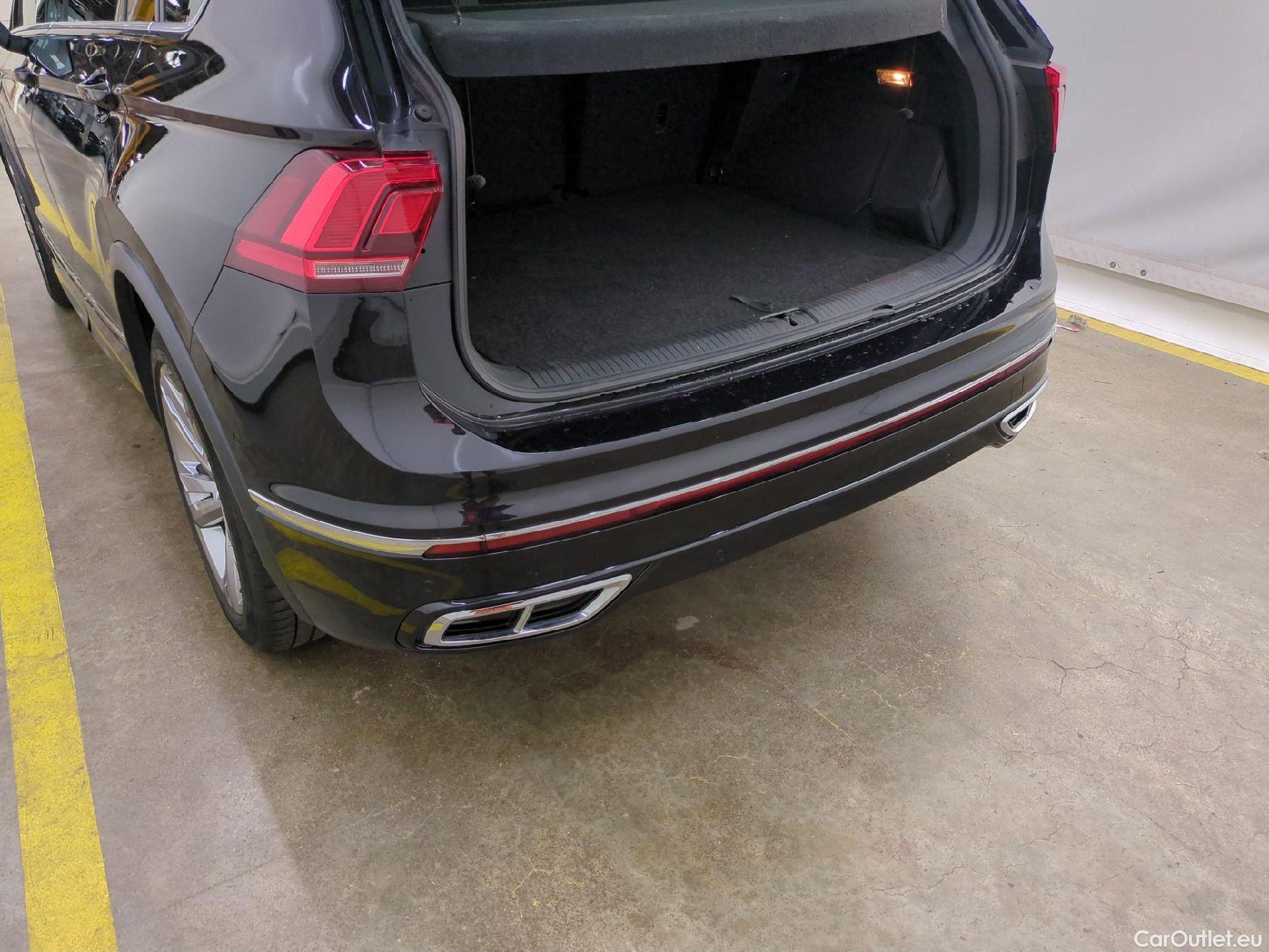  Volkswagen  Tiguan VOLKSWAGEN  / 2020 / 5P / SUV 1.4 eHybrid 245 DSG6 R-Line #36