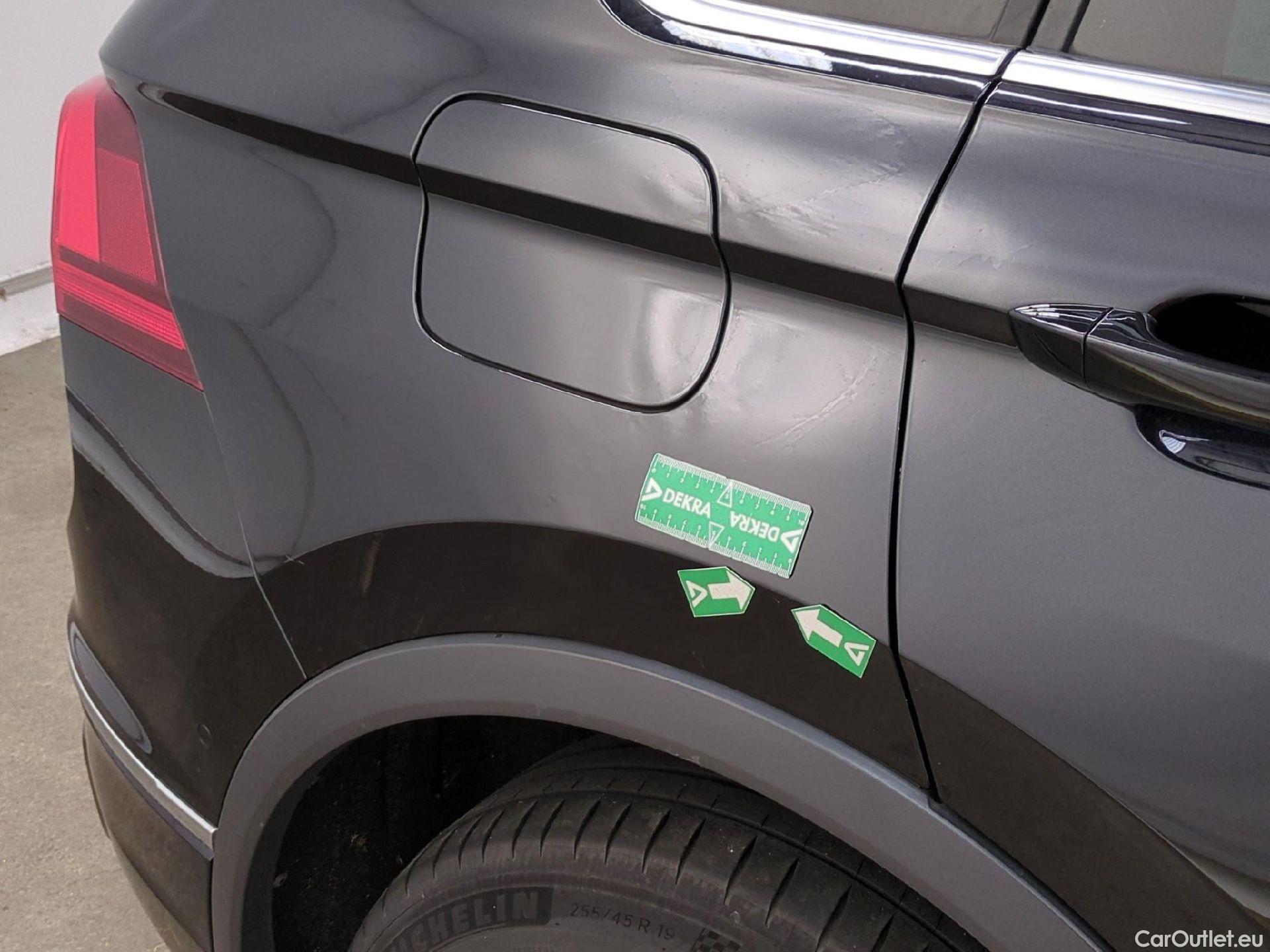  Volkswagen  Tiguan VOLKSWAGEN  / 2020 / 5P / SUV 1.4 eHybrid 245 DSG6 R-Line #46