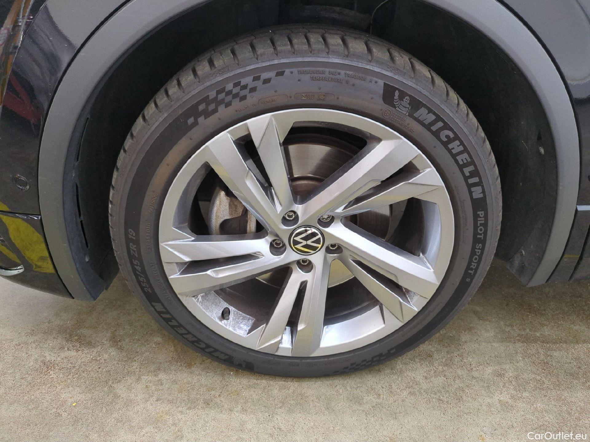  Volkswagen  Tiguan VOLKSWAGEN  / 2020 / 5P / SUV 1.4 eHybrid 245 DSG6 R-Line #14