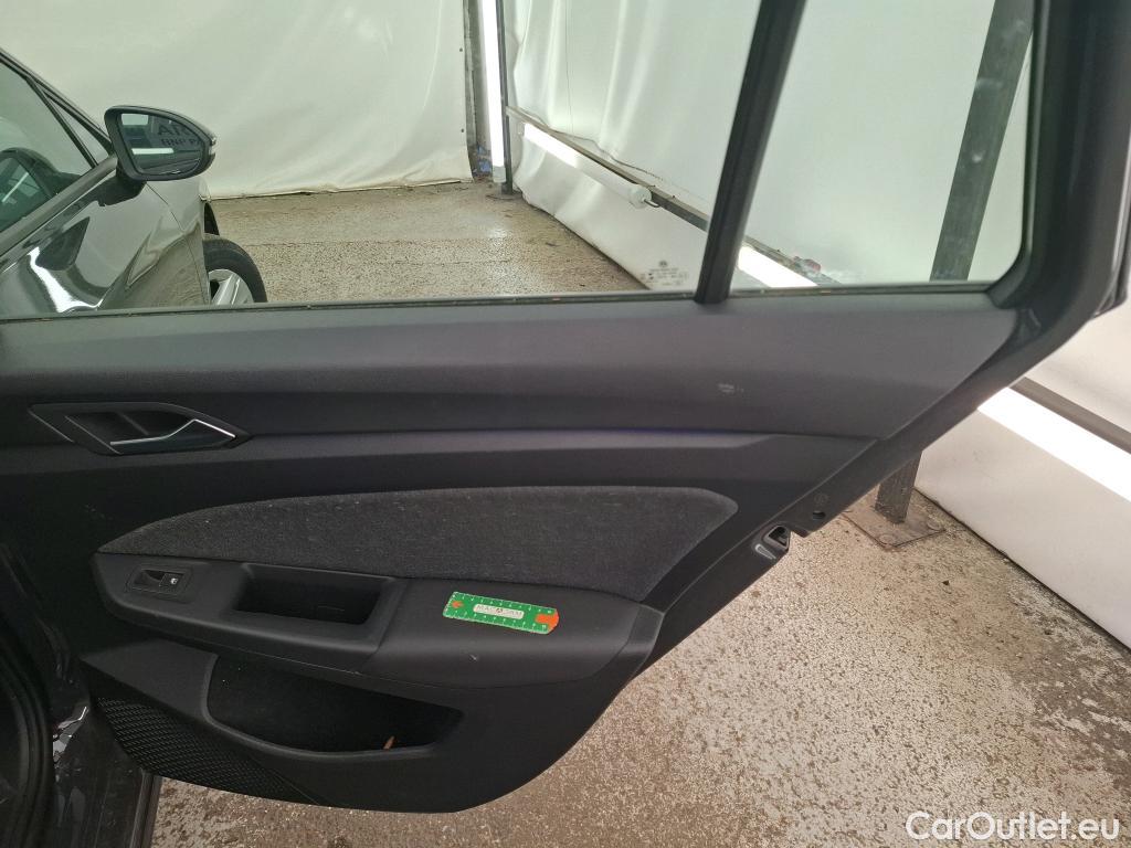  Volkswagen  Golf  VIII SW Life Business 2.0 TDI 115CV BVA7 E6d #17