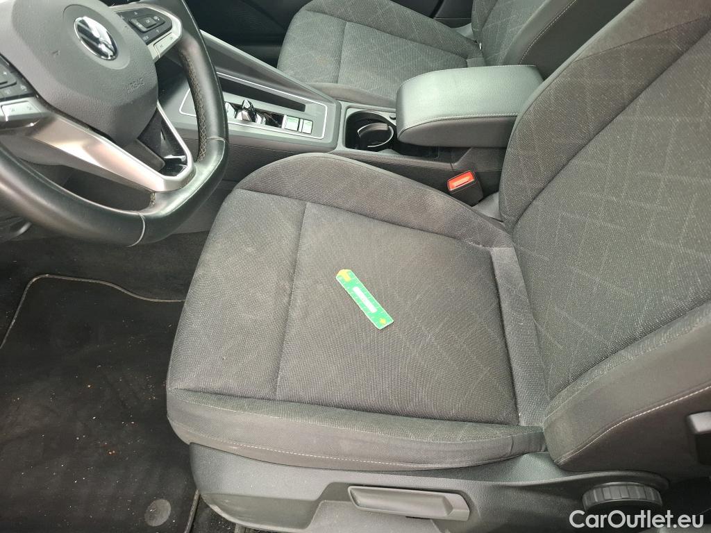  Volkswagen  Golf  VIII SW Life Business 2.0 TDI 115CV BVA7 E6d #25