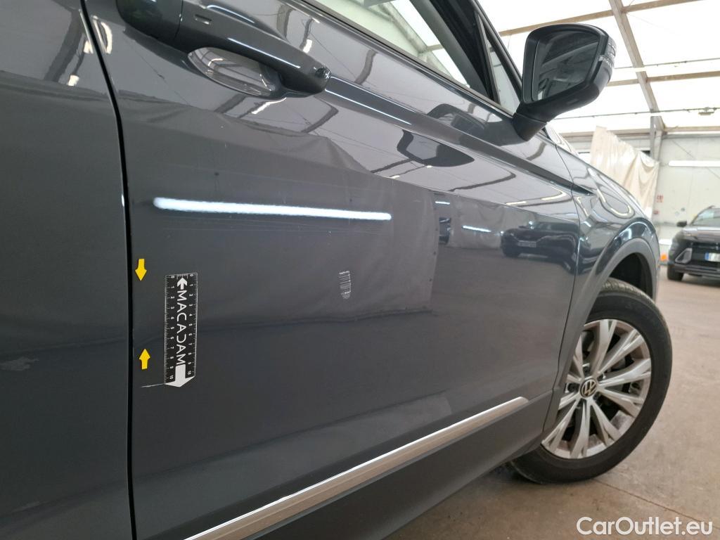  Volkswagen  Tiguan VOLKSWAGEN  / 2020 / 5P / SUV 1.4 eHybrid 245 DSG6 Life Business #1
