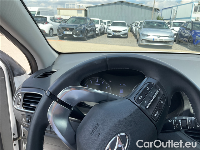  Hyundai  i30  kom.1.0TGDI 120 Comfort #7