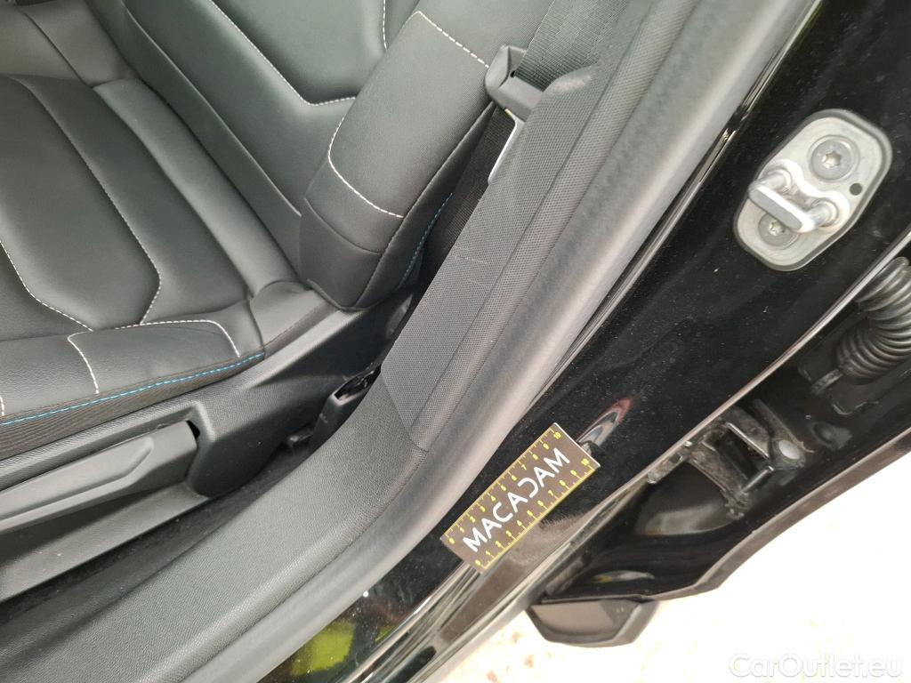  Citroen  C4  X Shine 1.2 PureTech 130CV BVA8 6E #3