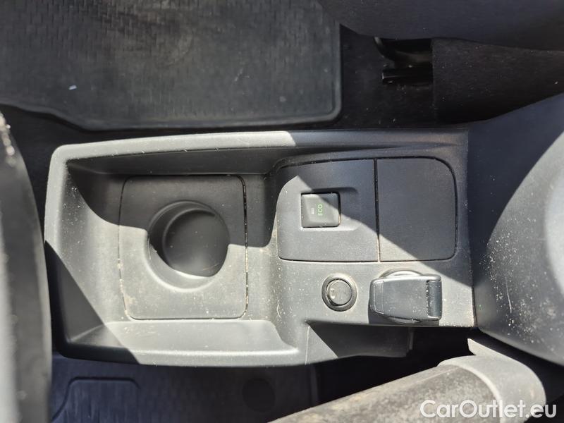  Renault  Kangoo  2 (2008)  1.5BdCi 95 Zen 5d #29