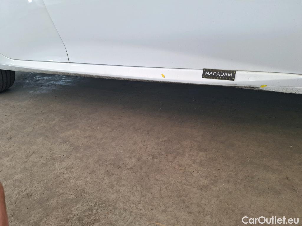  Peugeot  208  Premium 1.2 PureTech 75CV BVM5 E6d #1