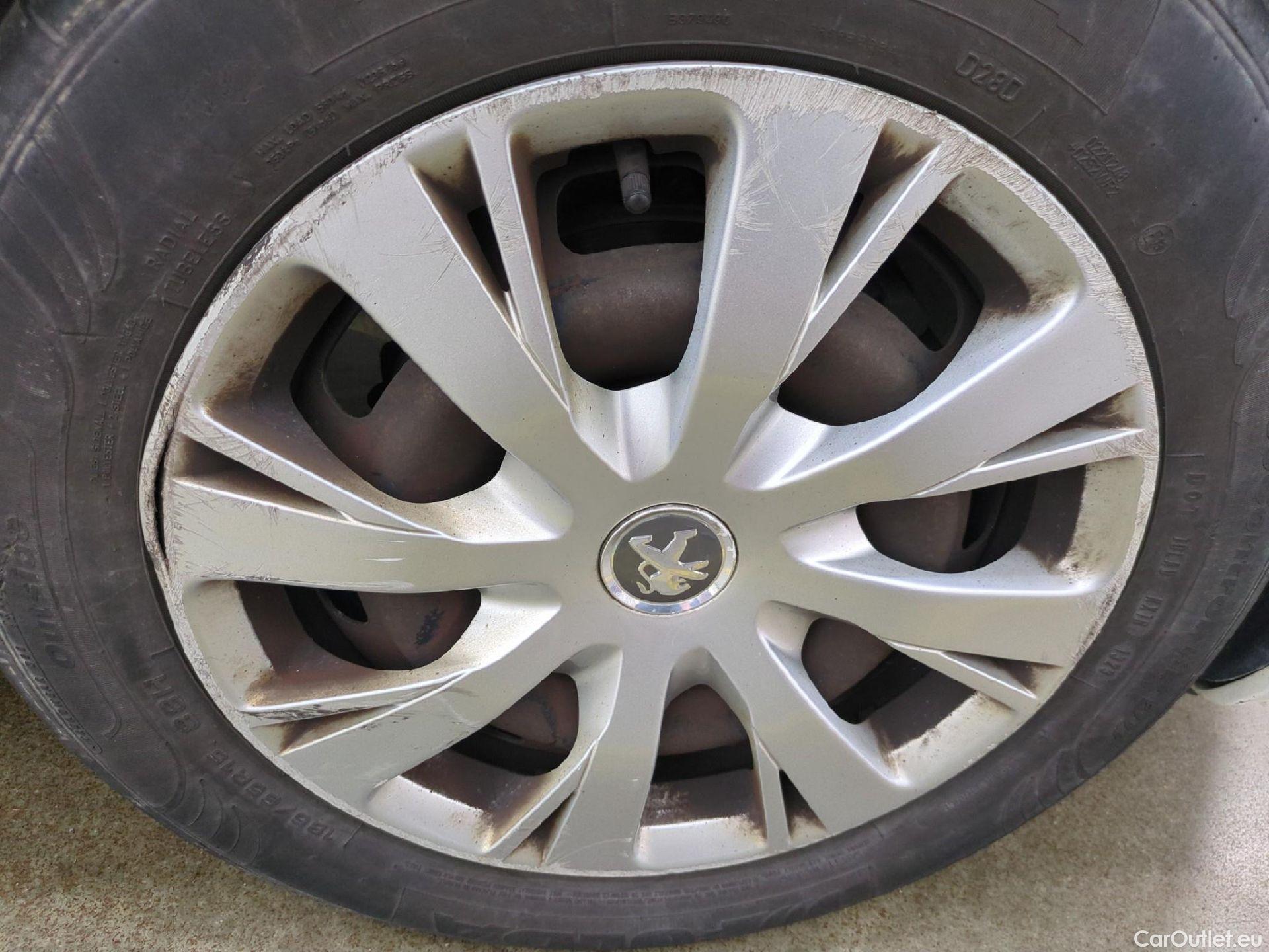  Peugeot  208  Affaire Premium Pack 1.5 HDi 100CV BVM5 E6dT #27
