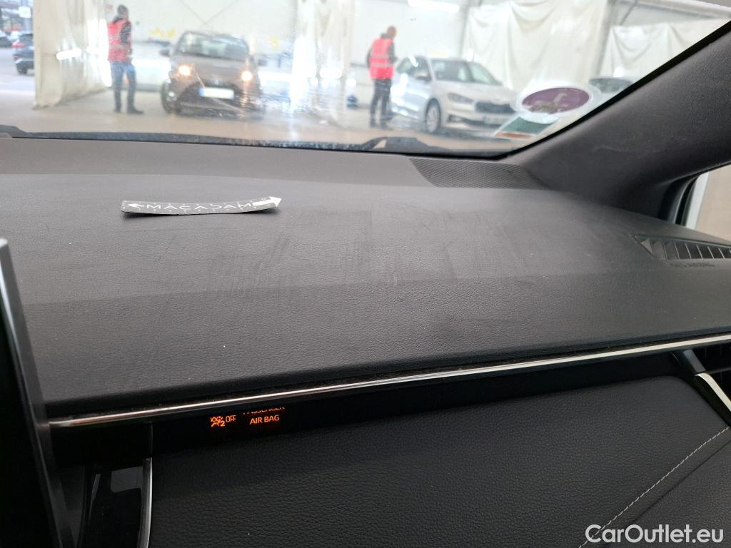  Toyota  Corolla  / 2018 / 5P / Berline Hybride 122h Dynamic Business Stage Acad / TRANSFO VP/VF #27