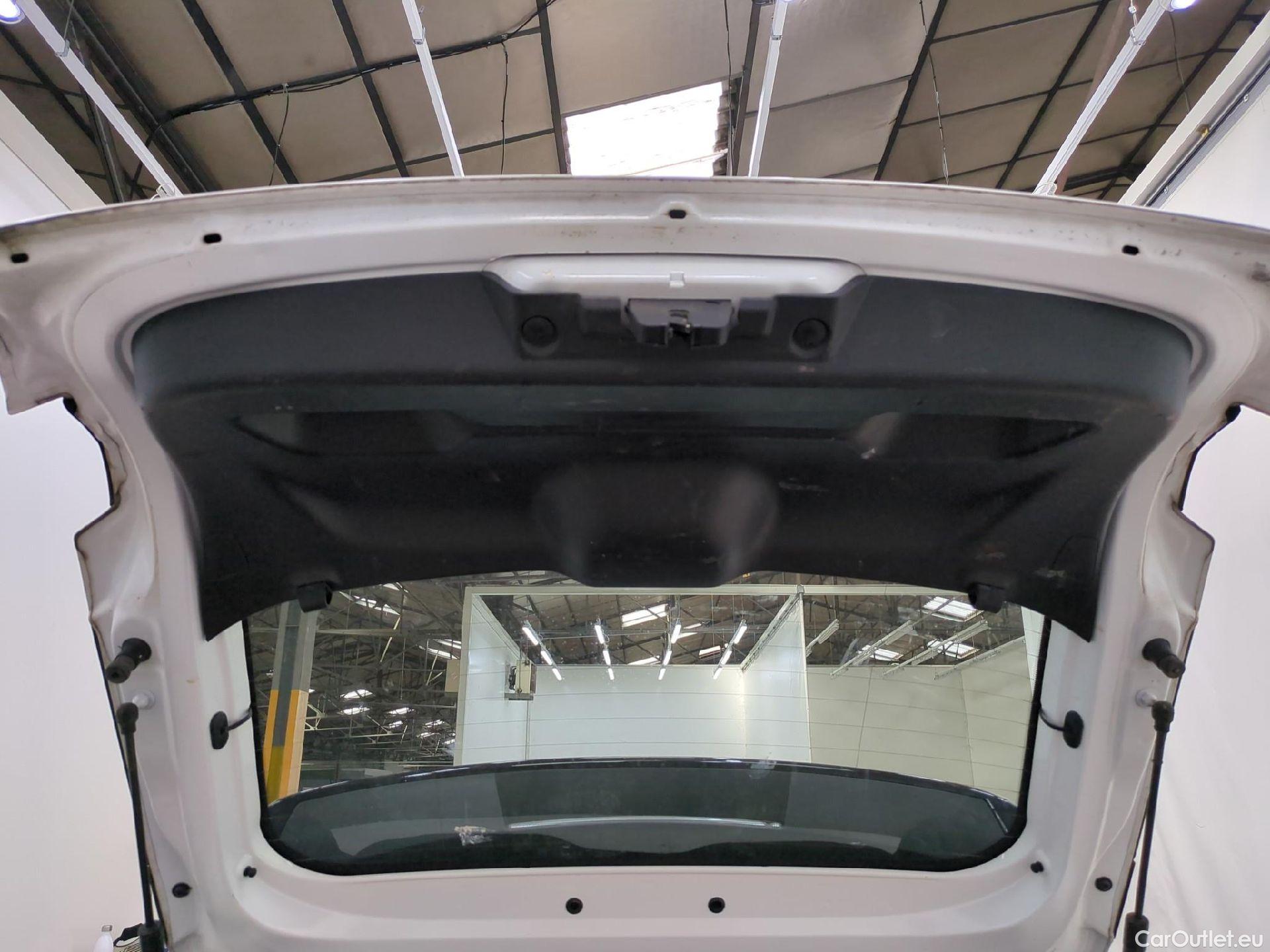  Peugeot  208  Premium 1.5 HDi 100CV BVM6 E6d #47