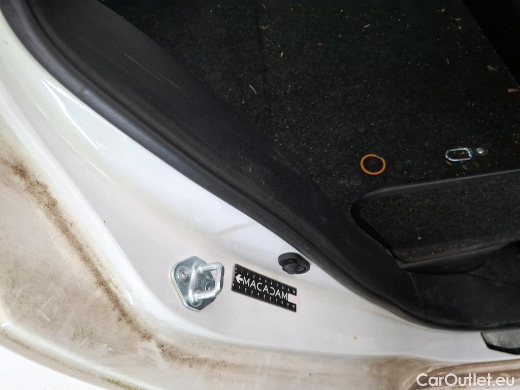  Toyota  Corolla  / 2018 / 5P / Berline Hybride 122h Dynamic Business Stage Acad / TRANSFO VP/VF #51