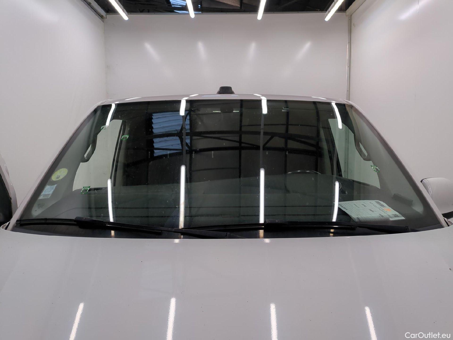  Volkswagen  Transporter VOLKSWAGEN  / 2019 / 4P / Fourgon tôlé 2.0 TDi 150 DSG7 L1H1 Business Line Plus #37