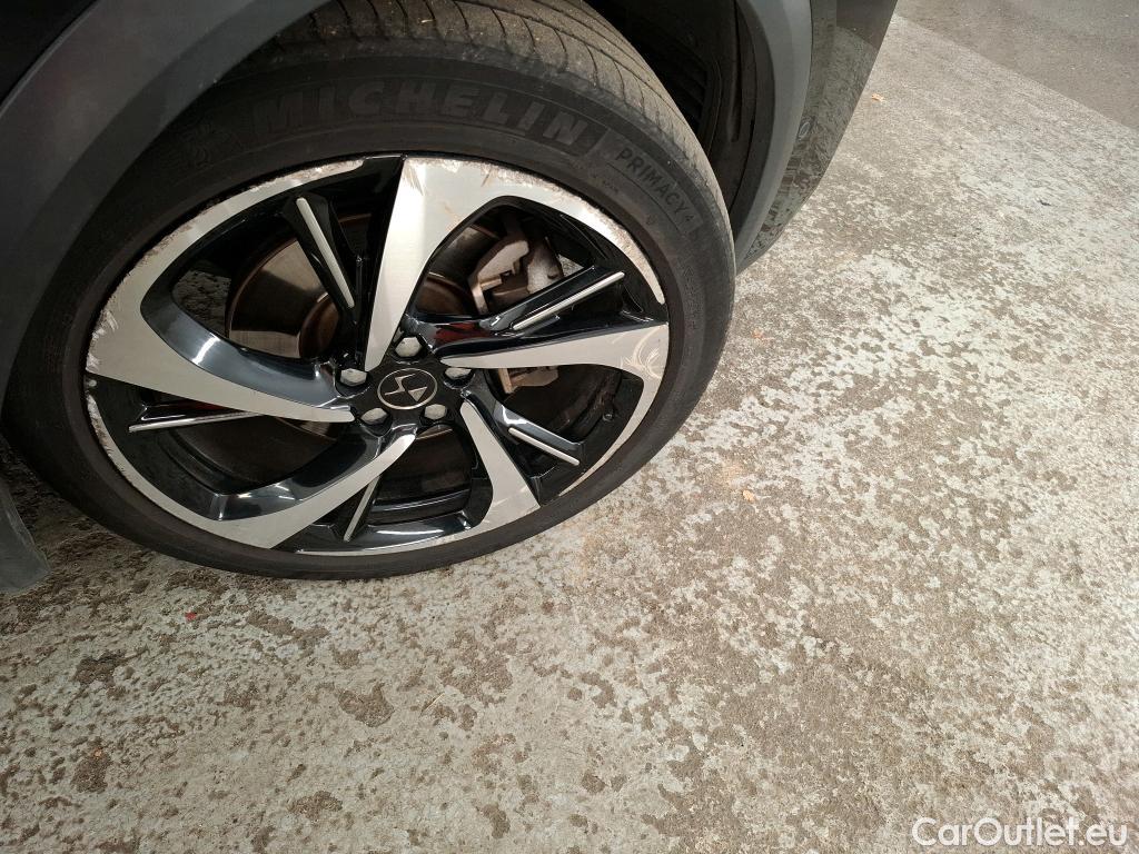  DS  DS7 DS DS 7 Crossback / 2017 / 5P / SUV E-TENSE 4x4 300 RIVOLI #62