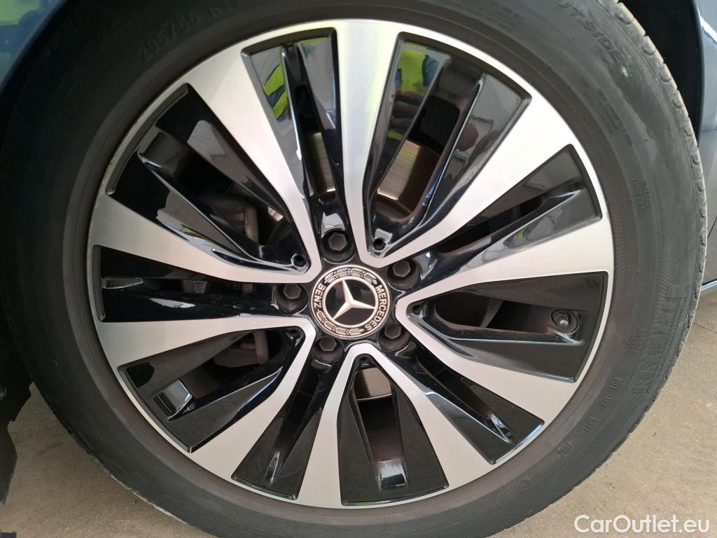  Mercedes  A-Klasse MERCEDES-BENZ Classe A Berline / 2018 / 4P / Berline A 200 d Business Line 8G-DCT #2
