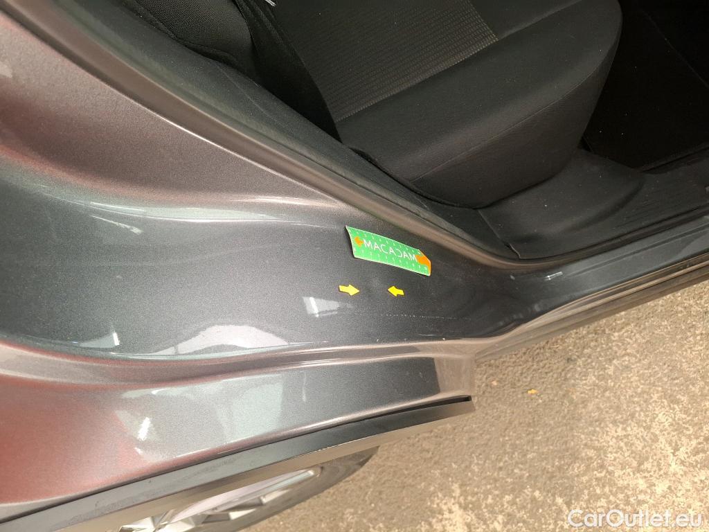  Nissan  Qashqai NISSAN  / 2021 / 5P / Crossover 1.3 MHEV 158ch Xtronic Business Edition CD LOT700 #28