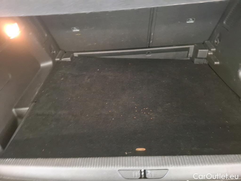  Opel   Grandland X Grandland X Elegance Business 1.5 130CV BVA8 E6d #38