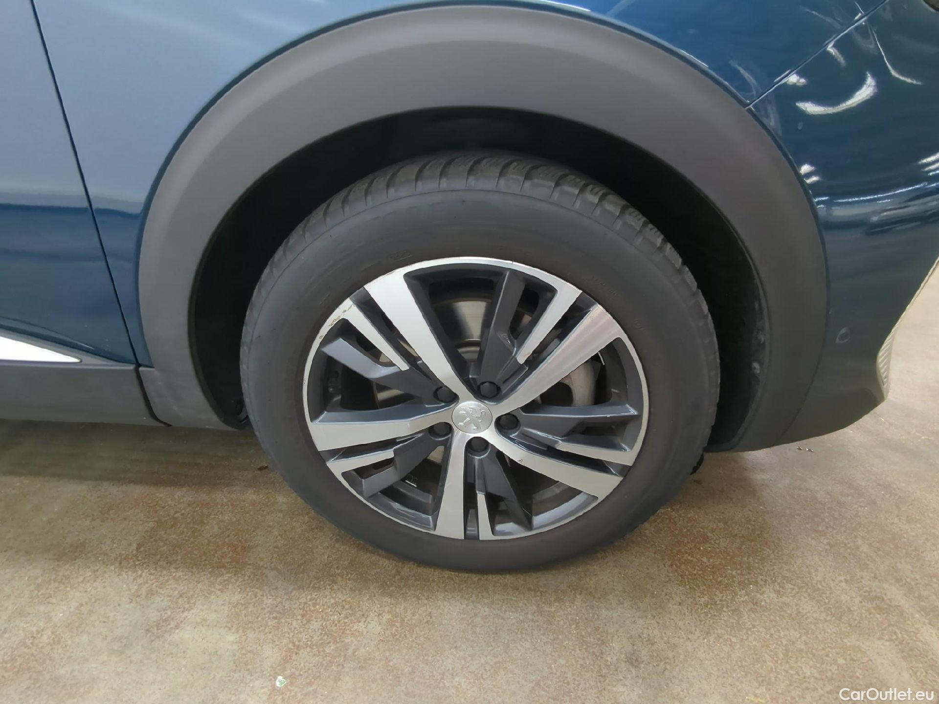  Peugeot  3008 PEUGEOT  / 2020 / 5P / SUV 1.6 HYBRID 225 E-EAT8 Allure #8