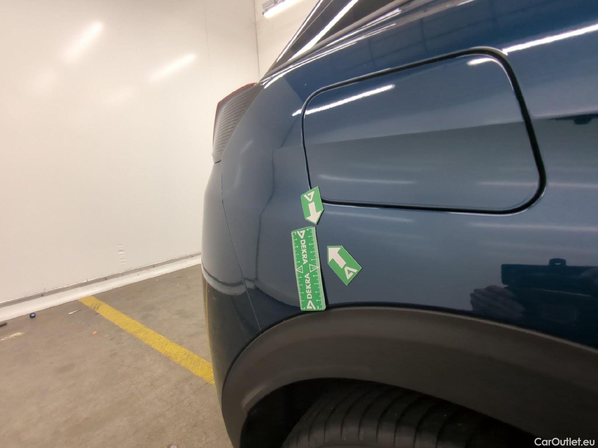  Peugeot  3008 PEUGEOT  / 2020 / 5P / SUV 1.6 HYBRID 225 E-EAT8 Allure #21